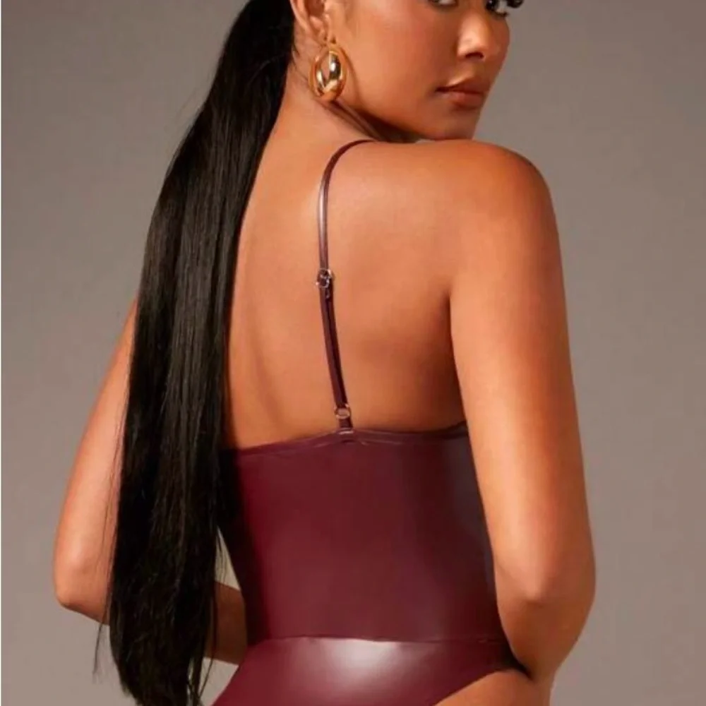 NWT Shein Bae Burgundy Bodysuit with Plunging Neckline and Form-Fitting Design - Picture 2 of 11